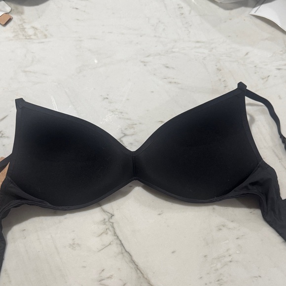 SKIMS Classic Black Plunge Bra wireless size 36D - Picture 3 of 9